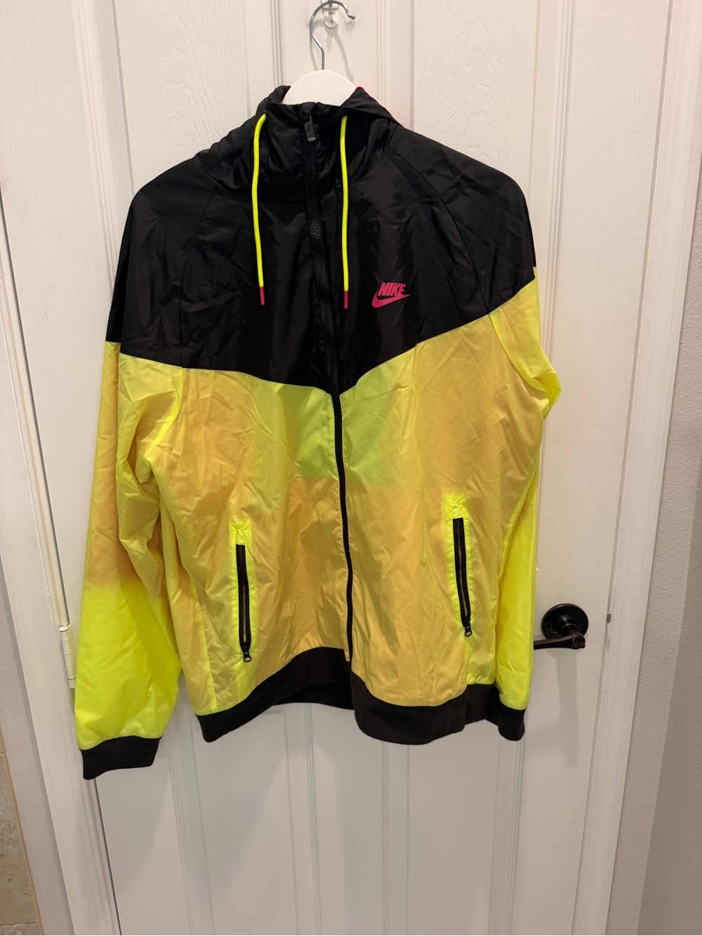 Nike Windrunner Jacket Black Neon Yellow
Gradient Pink Logo Men's Sz M